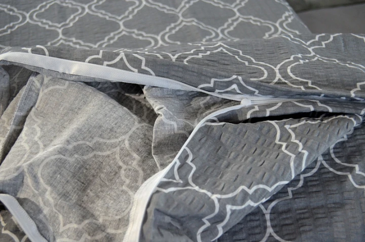 linge-de-lit-en-cr-pe-avec-fermeture-eclair-couleur-gris-2222-fr-1.jpg