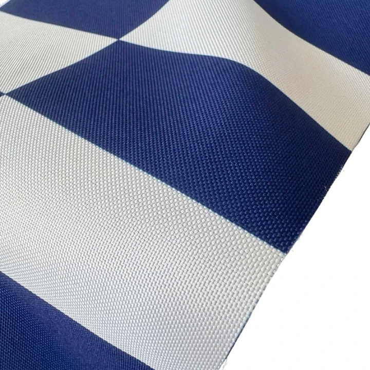tissu-d-exterieur-pour-transats-et-hamacs-de-jardin-blanc-bleu-damier-5x10-cm-1.jpg