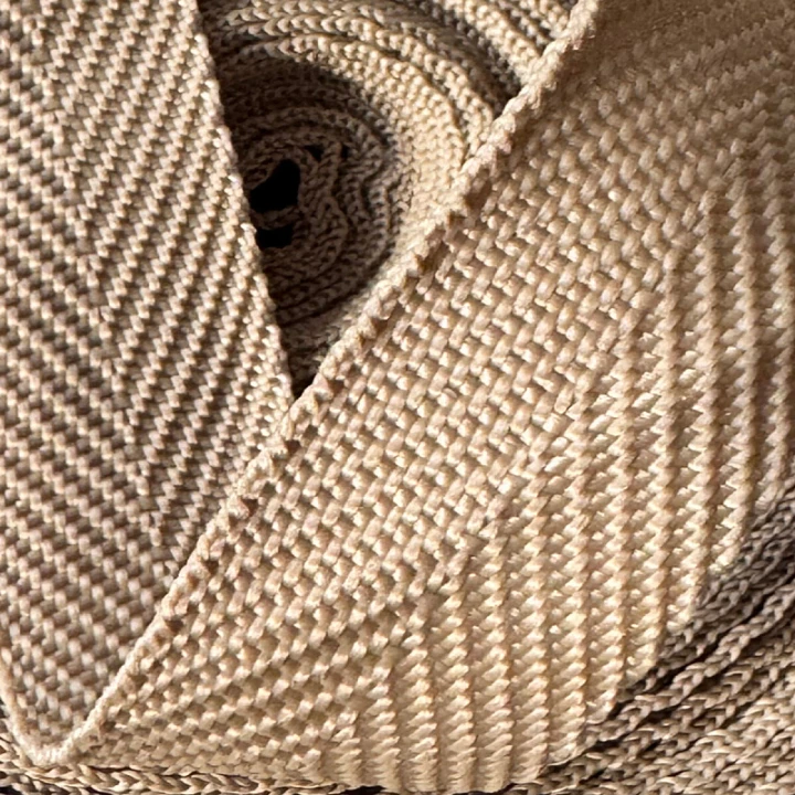 bande-ourlet-polyester-25-mm-couleur-beige-renforce-25m-1-mm.jpg