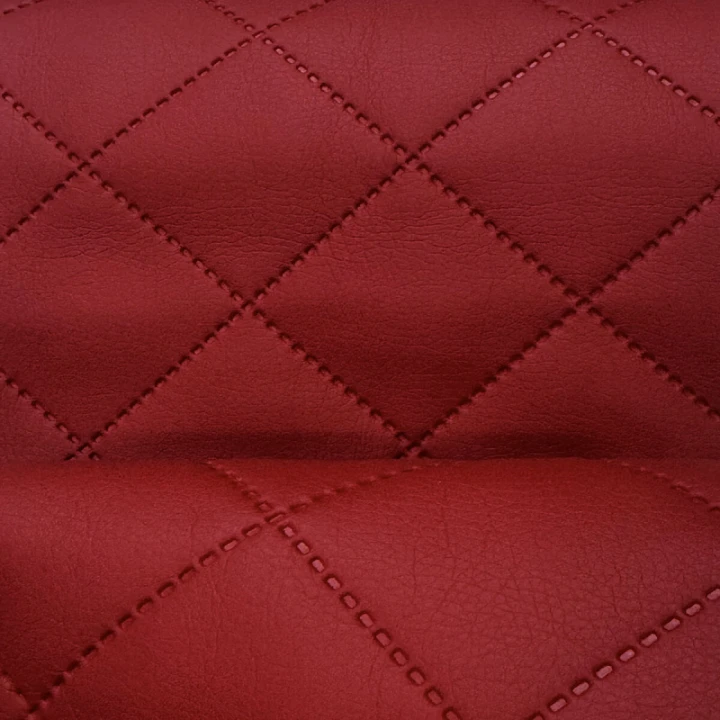 le-cuir-ecologique-pointu-5x5-cm-couleur-rouge.jpg