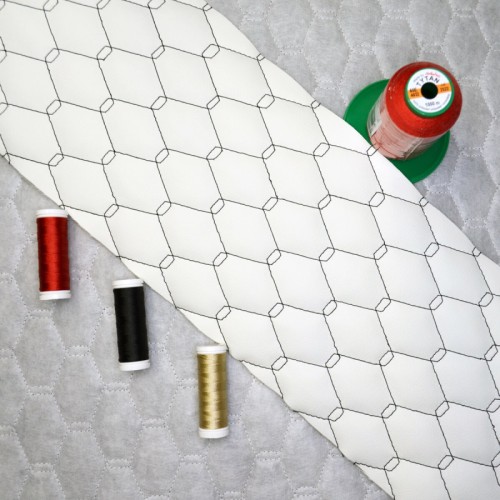 ekokuze-geo-barva-bilo-cerna-prosivana-metraz-145-cm.jpg