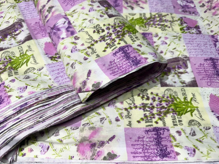tissu-de-coton-de-fleurs-et-lettre-couleur-violet-1762.jpg