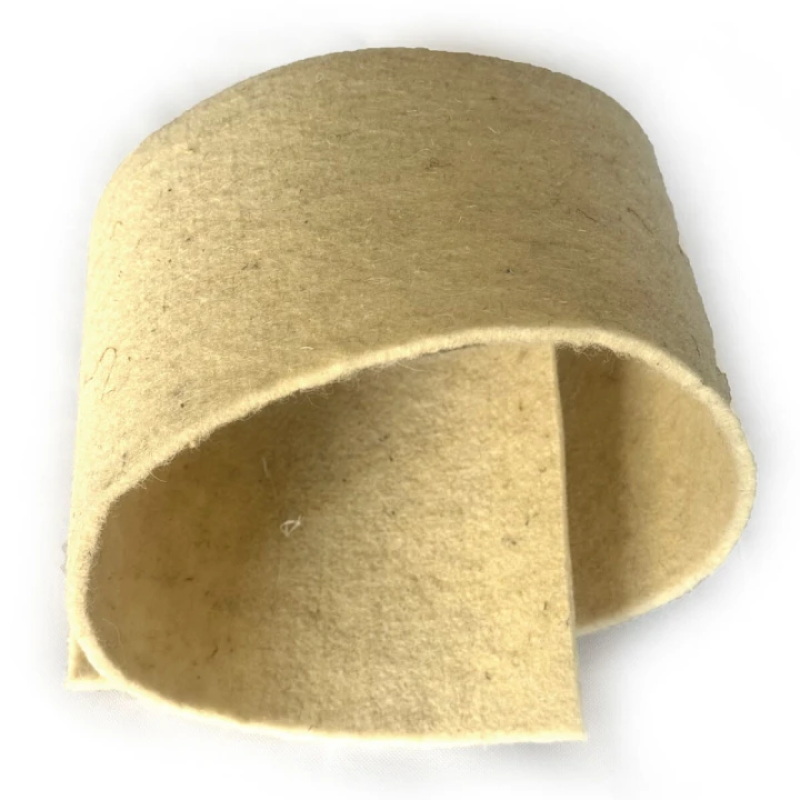 vlnena-technicka-plst-filc-4-mm-barva-ecru-metraz-150-cm-2.jpg