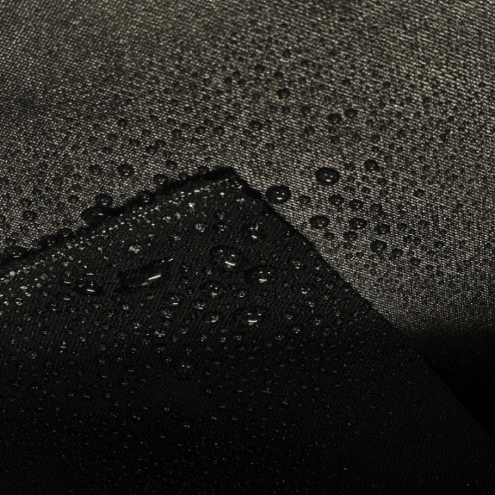 vodotesne-latky-codura-nylon-1000d-cerna.jpg