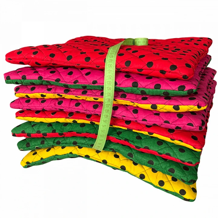 coussin-d-assise-40x40x2cm-pois-noir-10mm-1.png