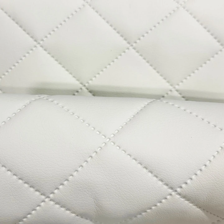 le-cuir-ecologique-pointu-5x5-cm-couleur-blanche.jpg