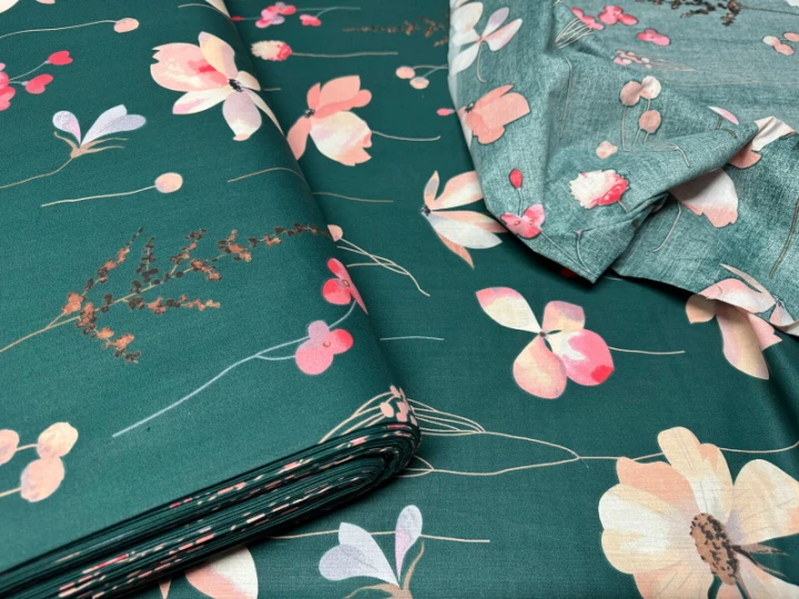 tissu-coton-fleurs-sur-vert-1767-111.jpg