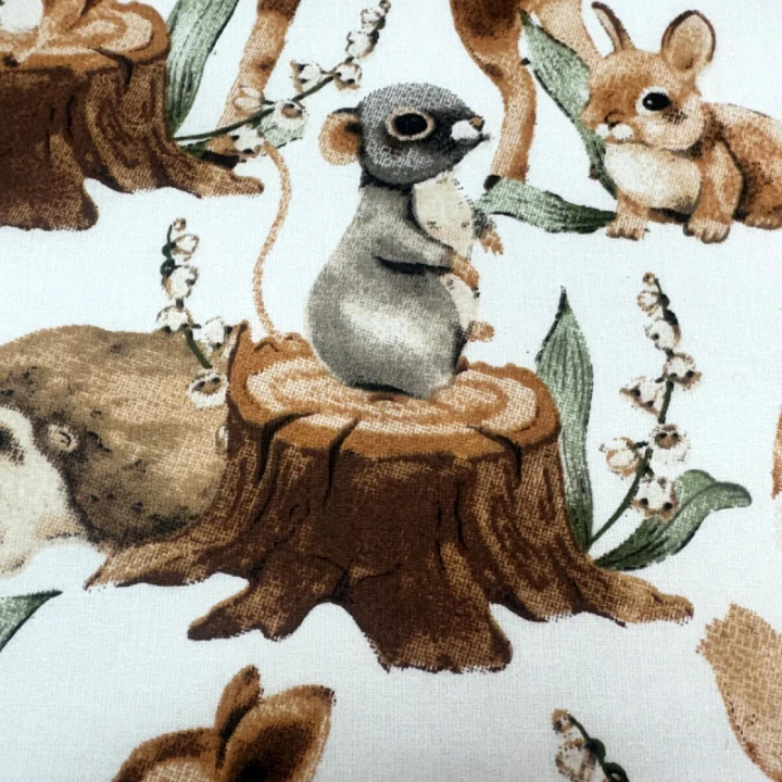 tissu-coton-au-metre-imprime-animaux-couleur-blanche.jpg