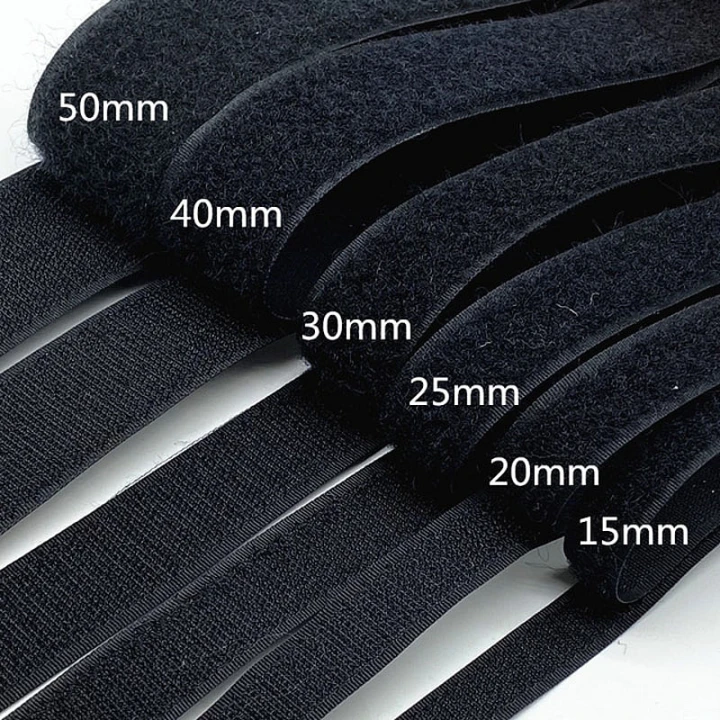 pasek-na-suchy-zip-smycky-a-hacek-cerny-20-100-mm-x-25-bm-800x800.jpg