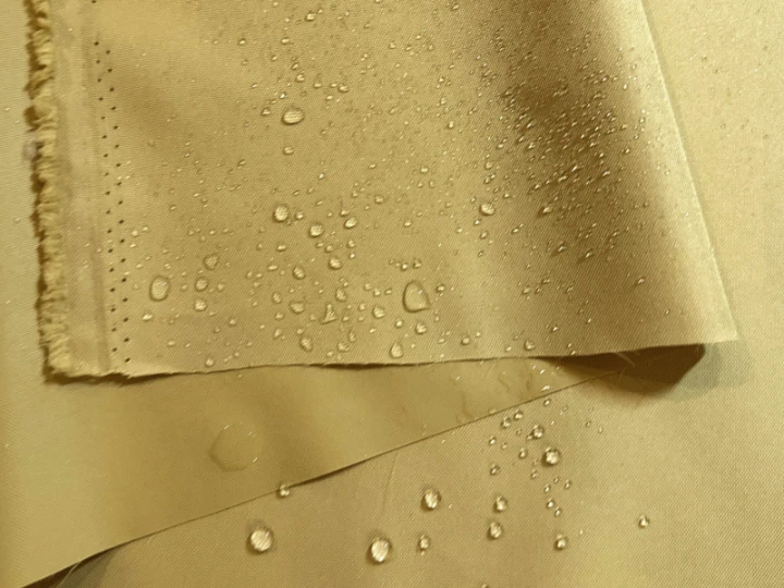 tissu-impermeable-premium-couleur-cappuccino-160-cm-1.jpg