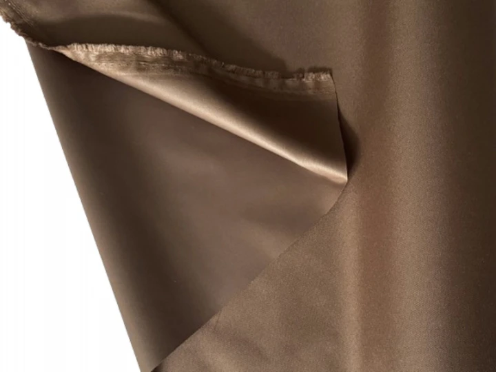 tissu-impermeable-premium-couleur-marron-160-cm-3.jpg
